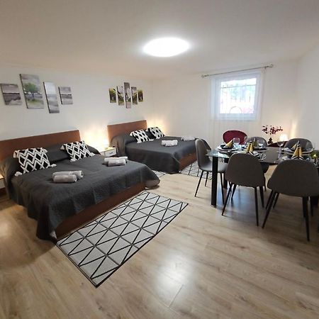 Holiness Apartmanok Segedín Exteriér fotografie