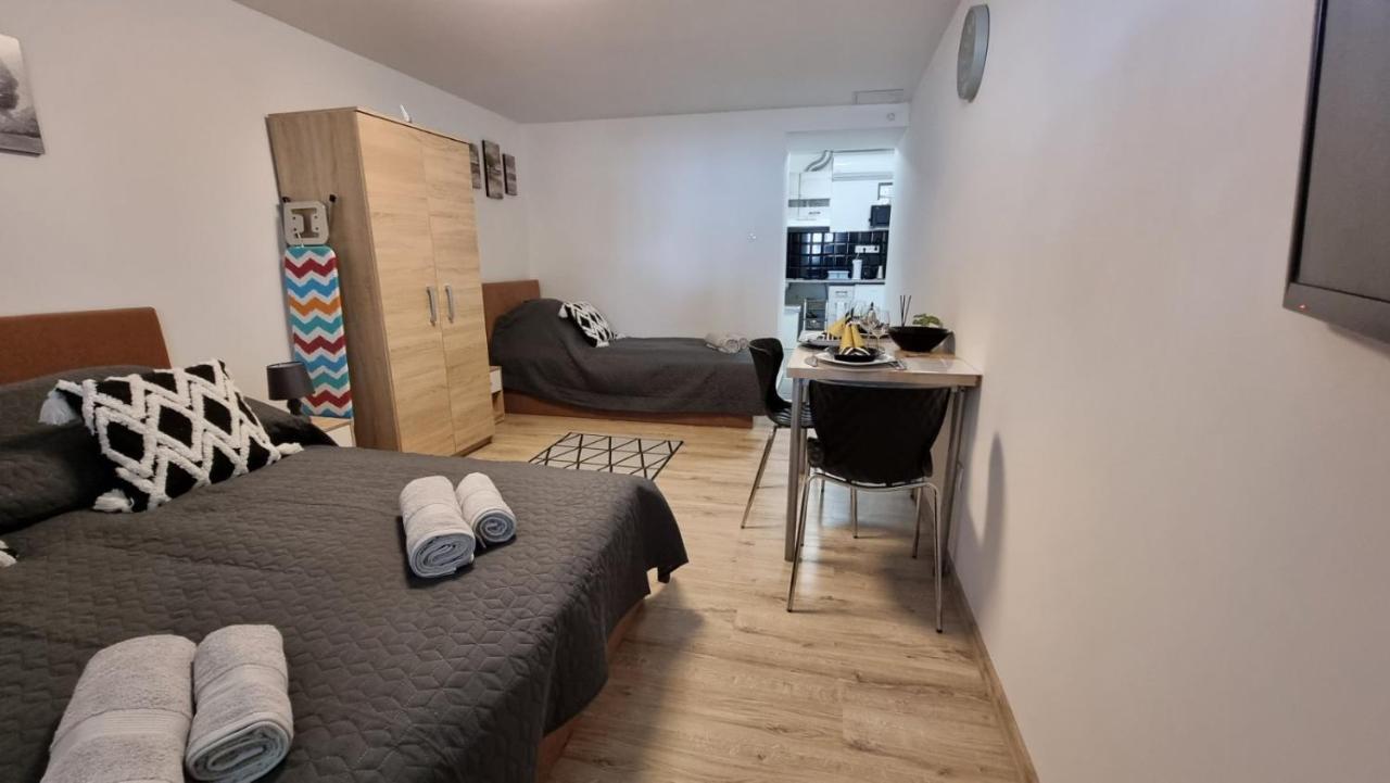 Holiness Apartmanok Segedín Exteriér fotografie