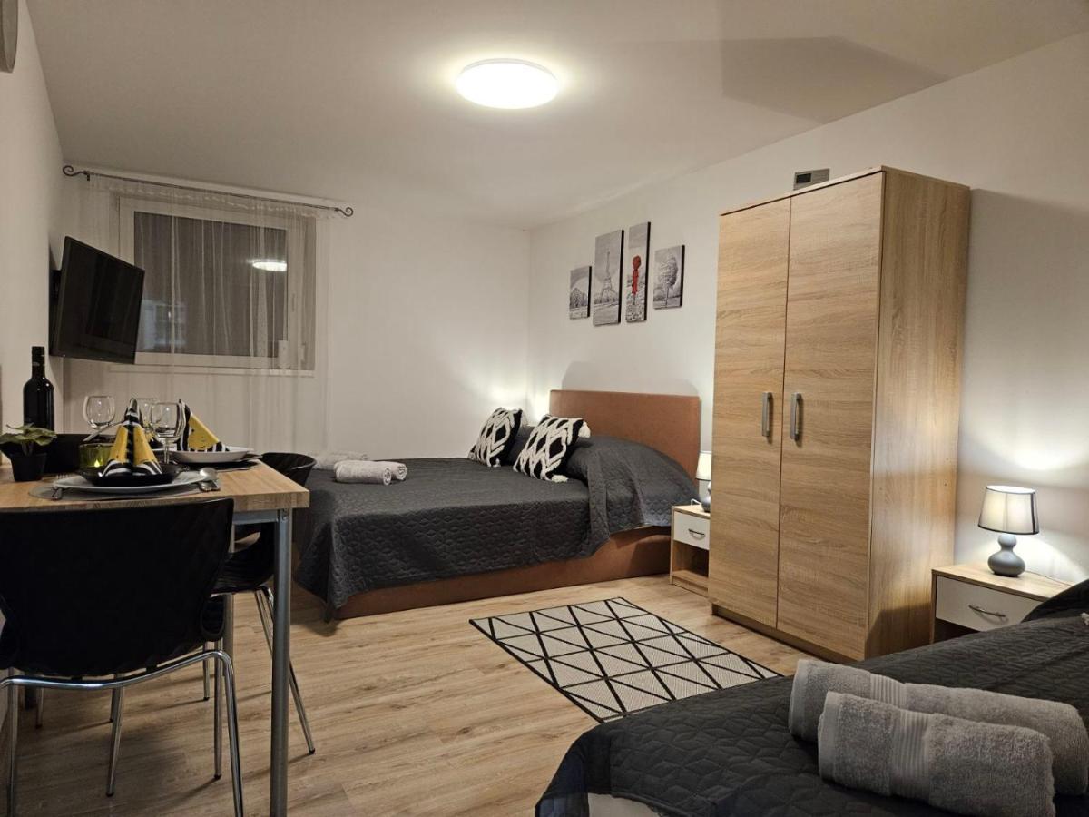 Holiness Apartmanok Segedín Exteriér fotografie