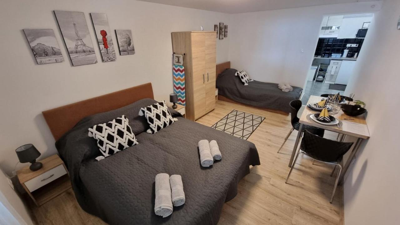 Holiness Apartmanok Segedín Exteriér fotografie