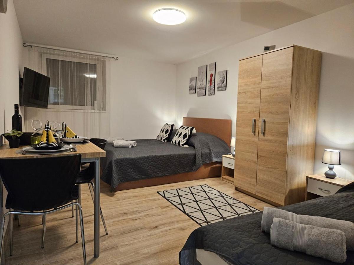 Holiness Apartmanok Segedín Exteriér fotografie